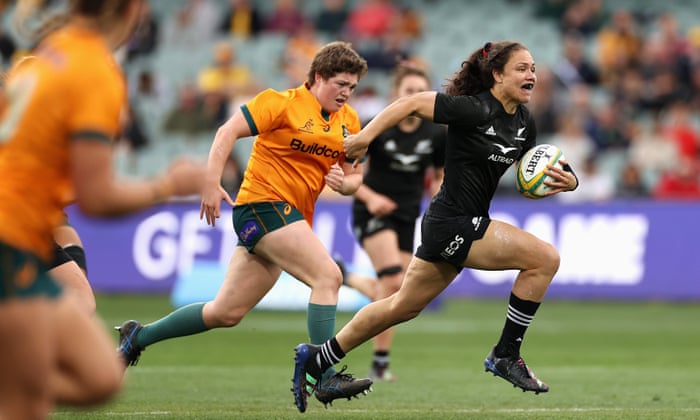 Ruby Tui of the Black Ferns runs the ball during the O'Reilly Cup match between the Australian Wallaroos and the New Zealand Black Ferns at Adelaide Oval.
