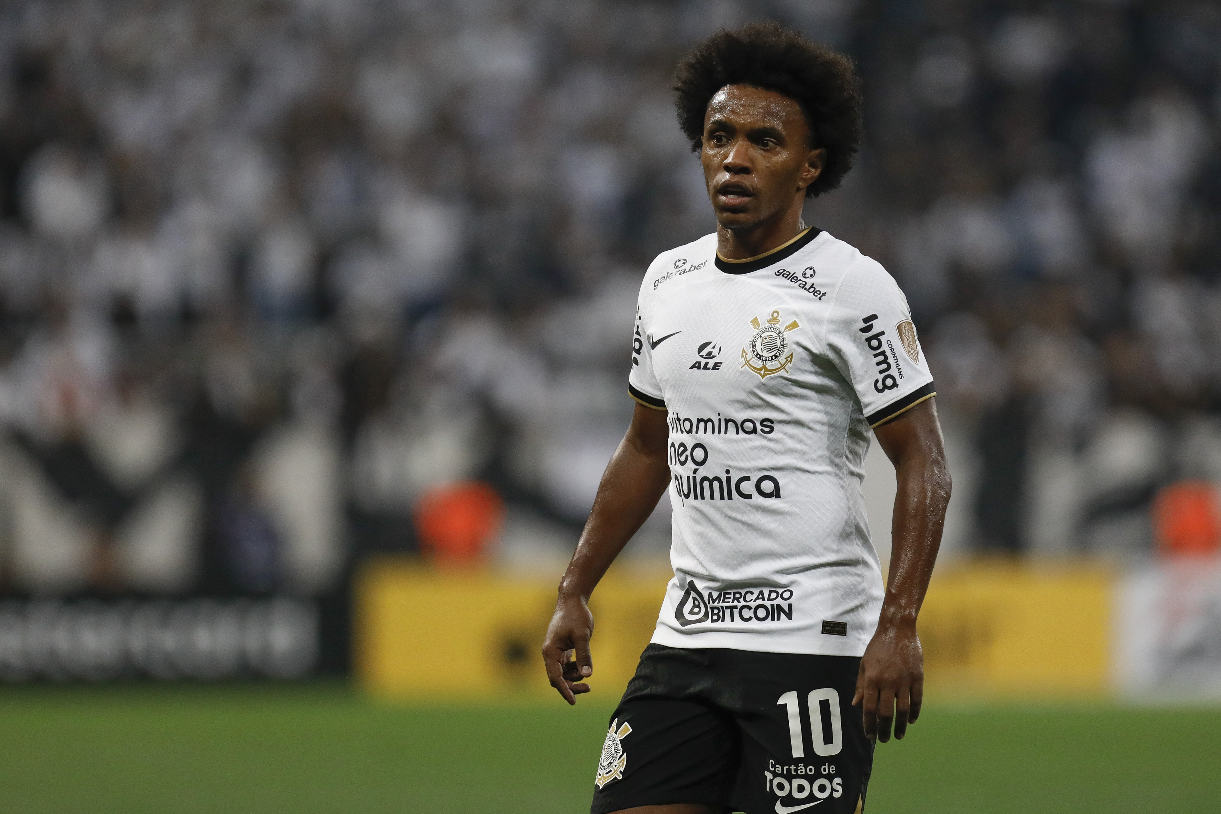 Fulham are in talks to sign Willian after he left Corinthians